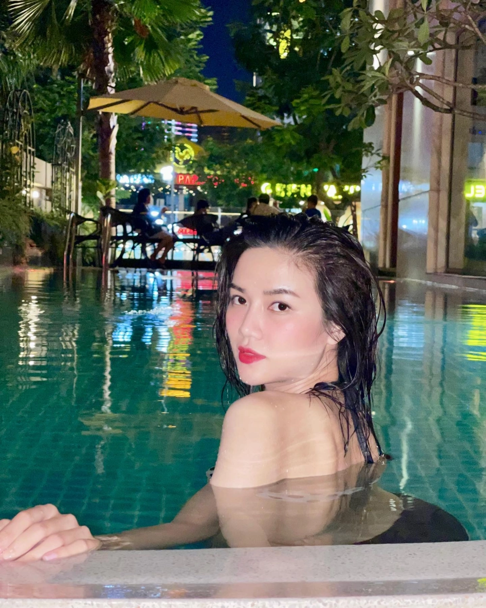 Diễn Viên Anh Đào Trong Phim Gặp Em Ngày Nắng lối diễn xuất chân thực gây xúc động