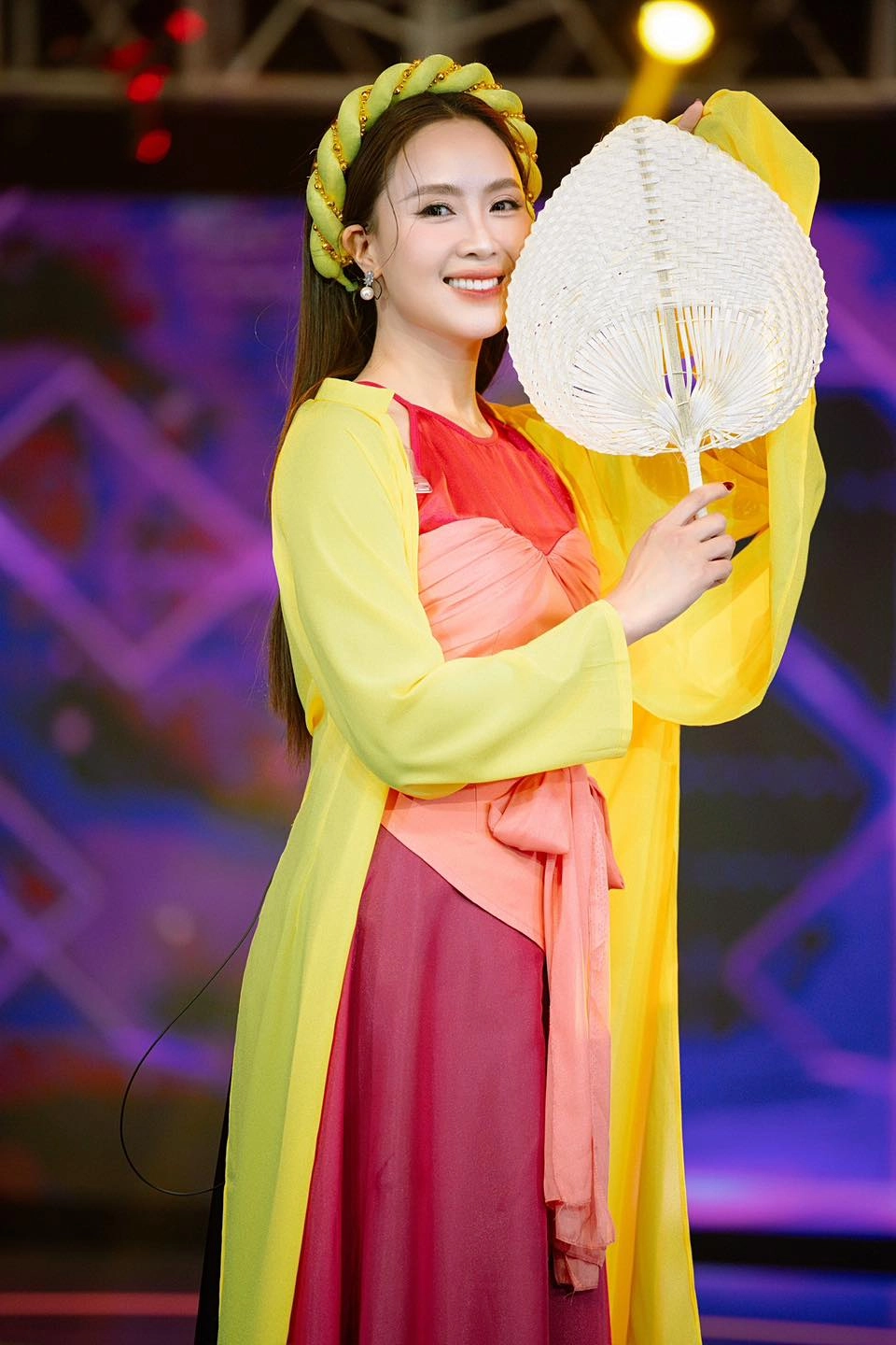 Diễn Viên Hồng Diễm Cao Bao Nhiêu sở hữu chiều cao 1m64 cùng vóc dáng thanh lịch