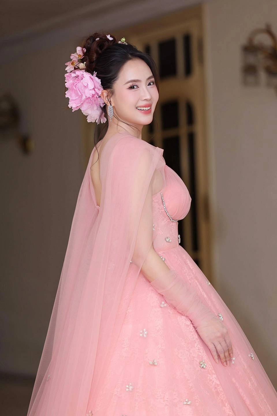 Tiểu Sử Diễn Viên Hồng Diễm con đường nghệ thuật từ người mẫu đến diễn viên