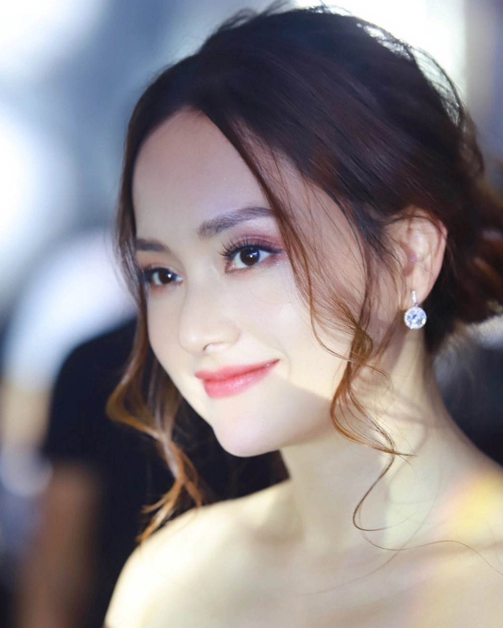 Diễn Viên Lan Phương Nói Tiếng Anh khả năng ngoại ngữ ấn tượng khi giao tiếp trôi chảy