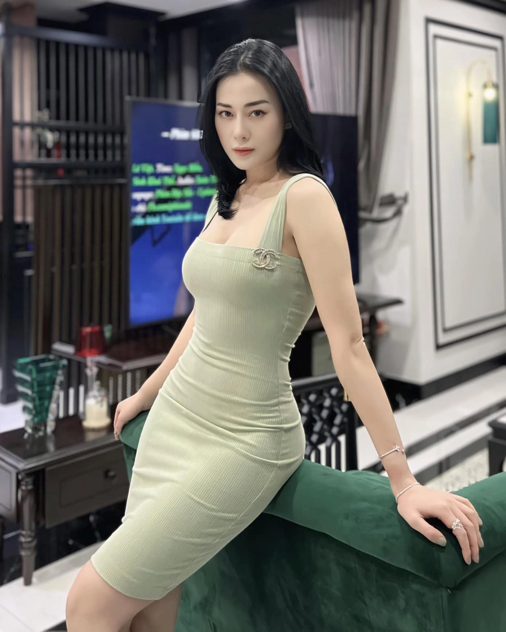 Những ca khúc nổi bật của ca sĩ Phương Oanh gây ấn tượng
