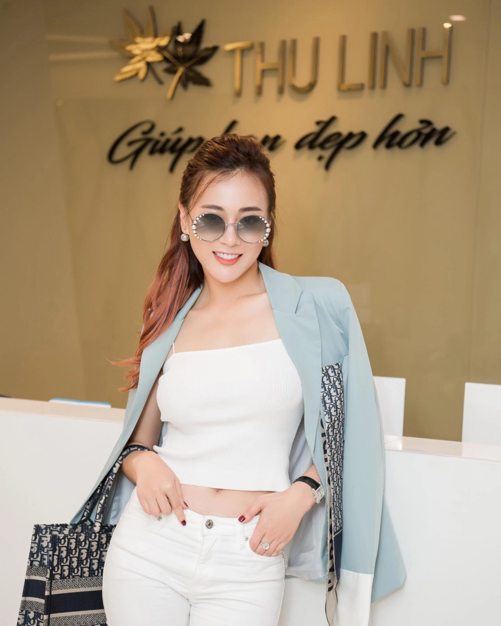 Phong cách cuốn hút của diễn viên Phương Oanh trên thảm đỏ