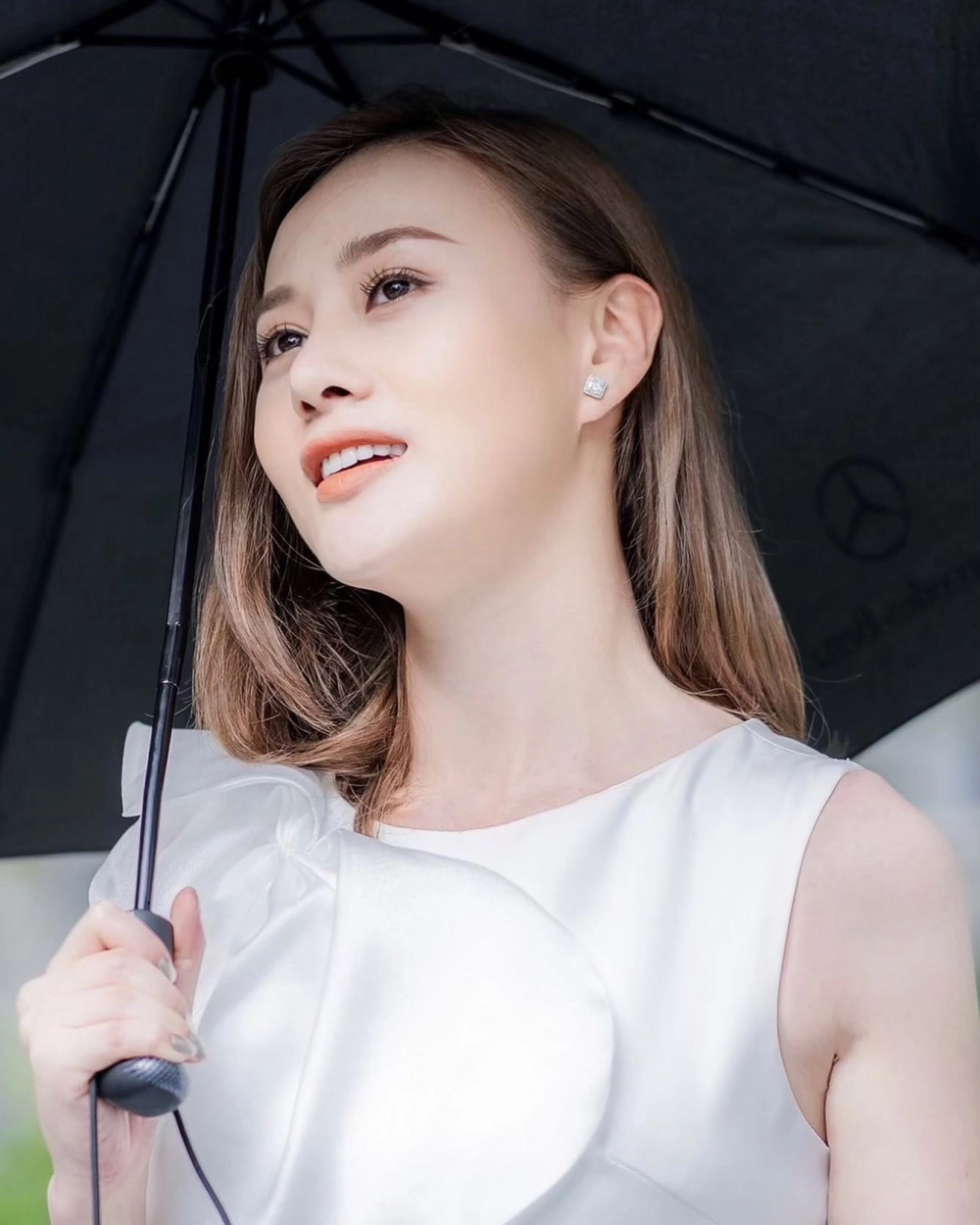 Thần thái sang trọng của Phuong Oanh dien vien trên thảm đỏ