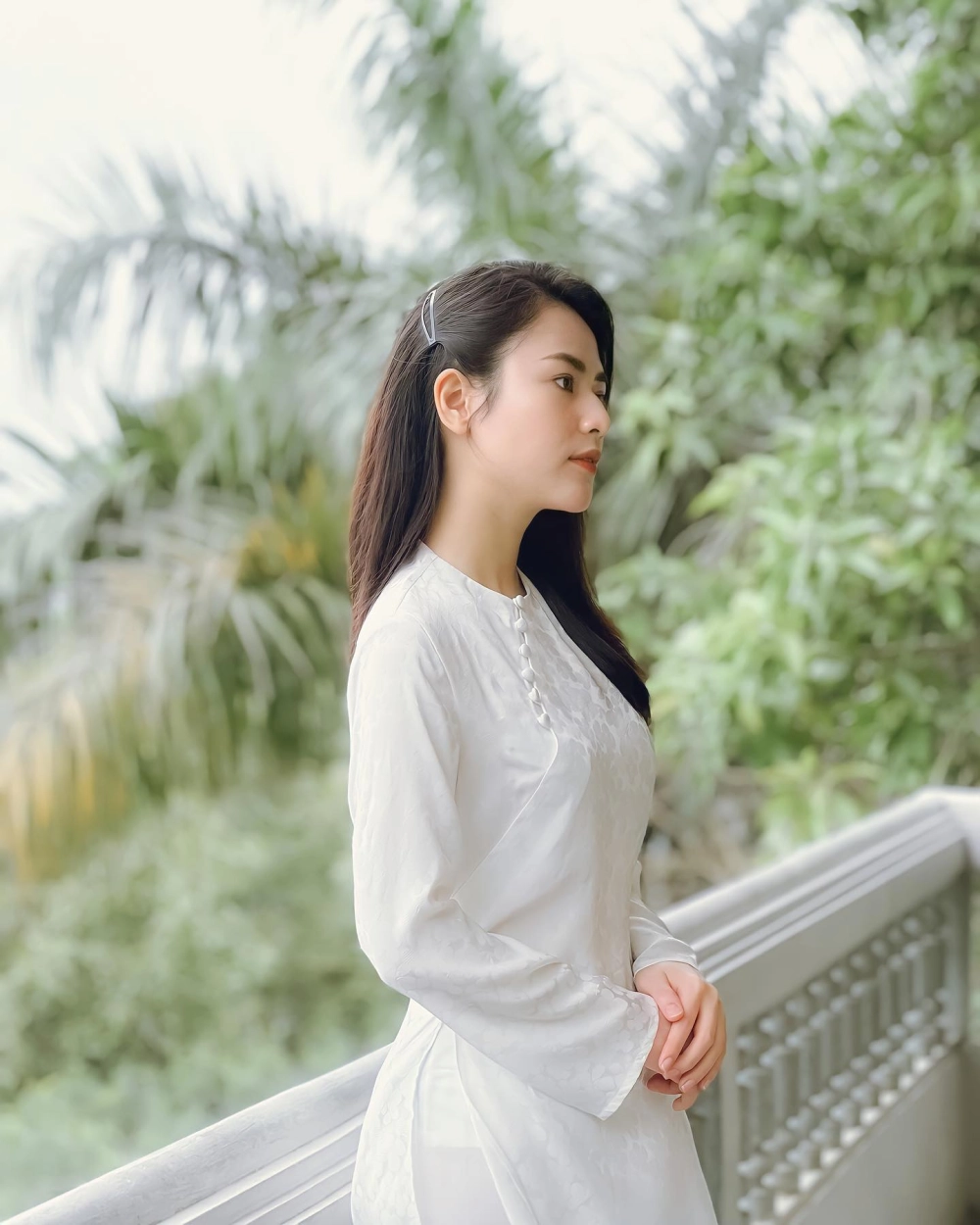 Tiểu sử của diễn viên Việt Hoa