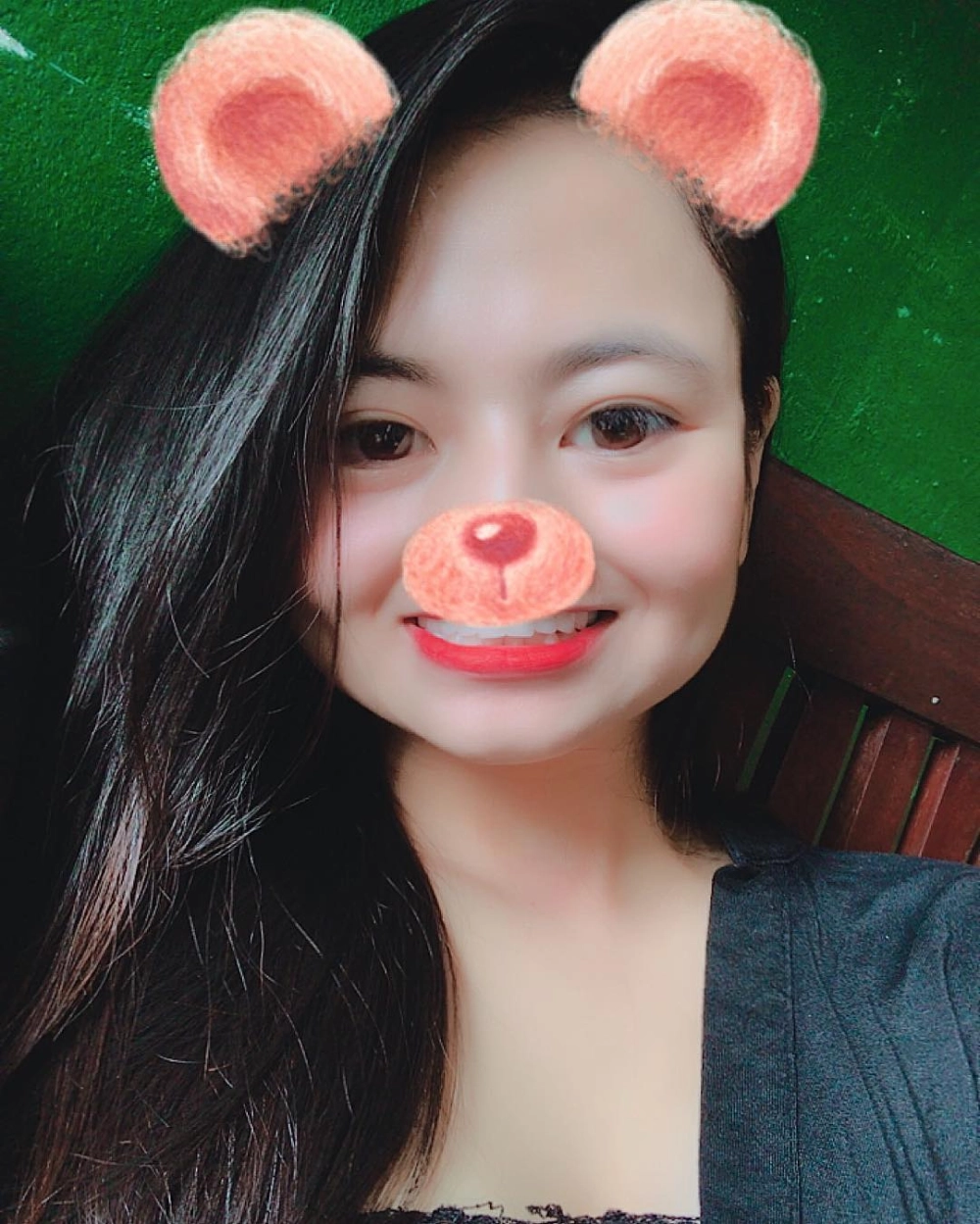 Diễn Viên Việt Hoa Facebook nơi chia sẻ hình ảnh và hoạt động mới nhất