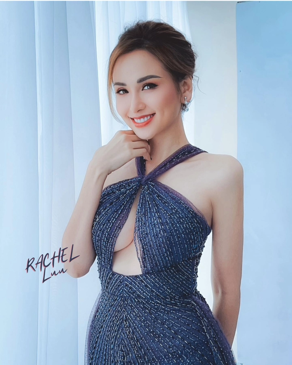 Hoa Hau Diem Huong sở hữu vẻ đẹp thanh thoát và phong cách quyến rũ