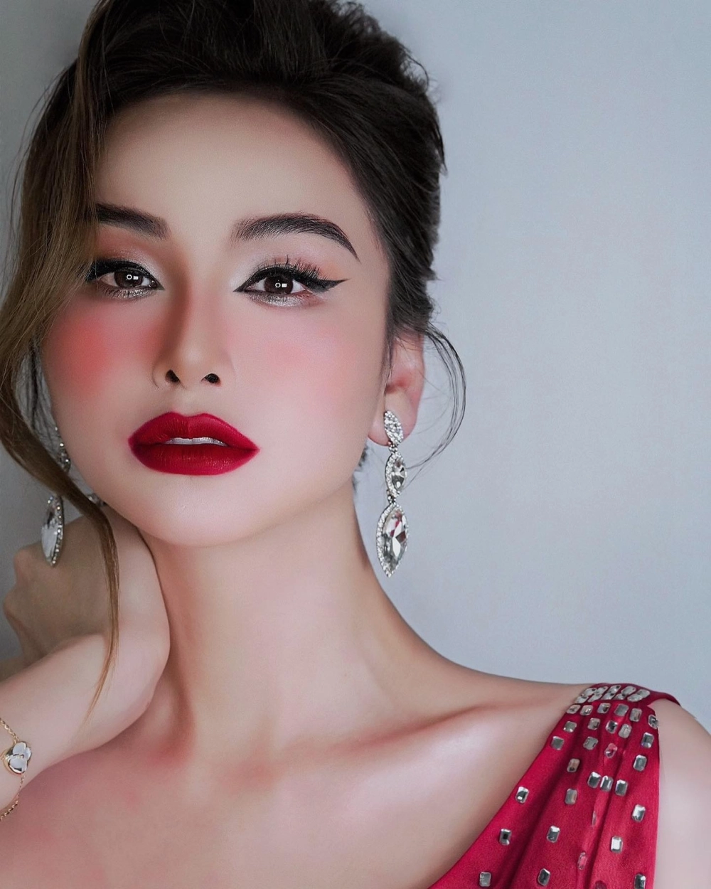 Hoa Hậu Diễm Hương Chia Tay Chồng khép lại cuộc hôn nhân nhiều sóng gió