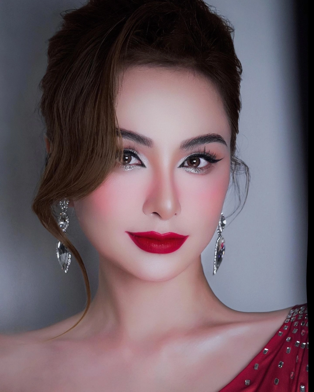 Hoa Hậu Diễm Hương Giờ Ra Sao sống kín tiếng và tập trung cho công việc kinh doanh
