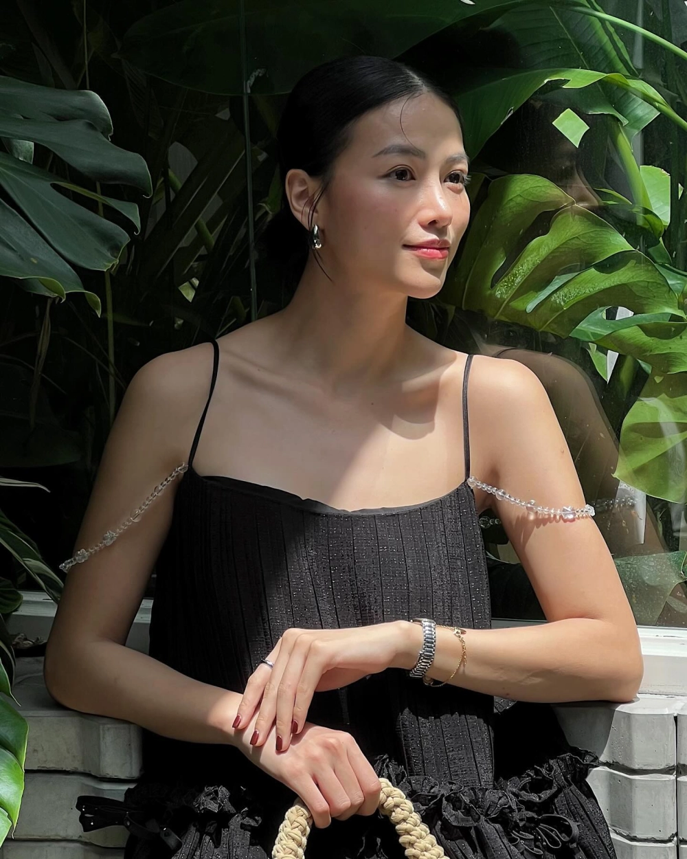 Phong cách mới lạ của Hoa Hậu Phương Khánh Tóc Ngắn