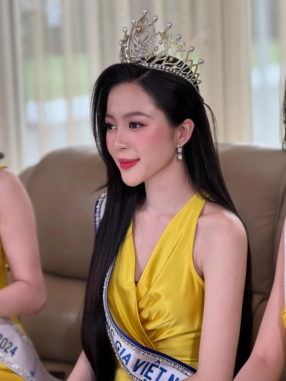 Những ca khúc nổi tiếng của Hoa Hậu Kim Thoa ca