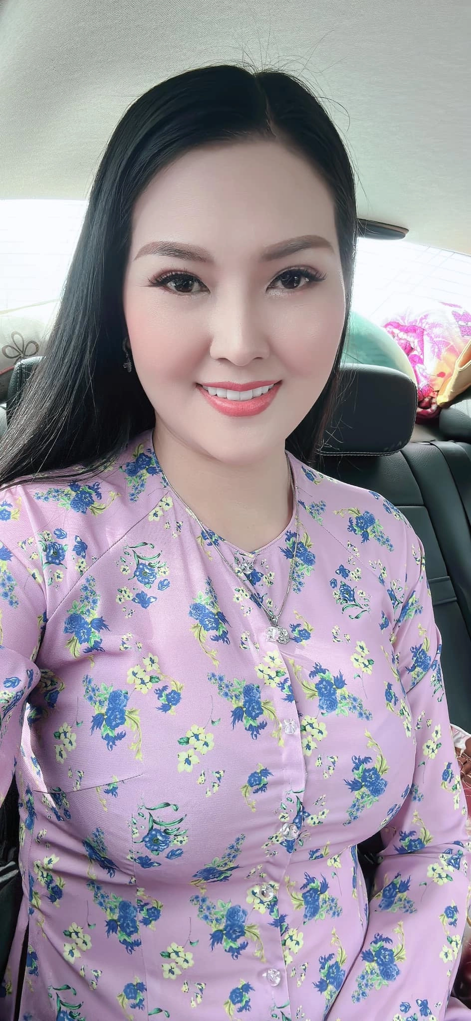 Ca khúc nổi tiếng Cát Bụi Cuộc Đời Hoa Hậu Kim Thoa thể hiện