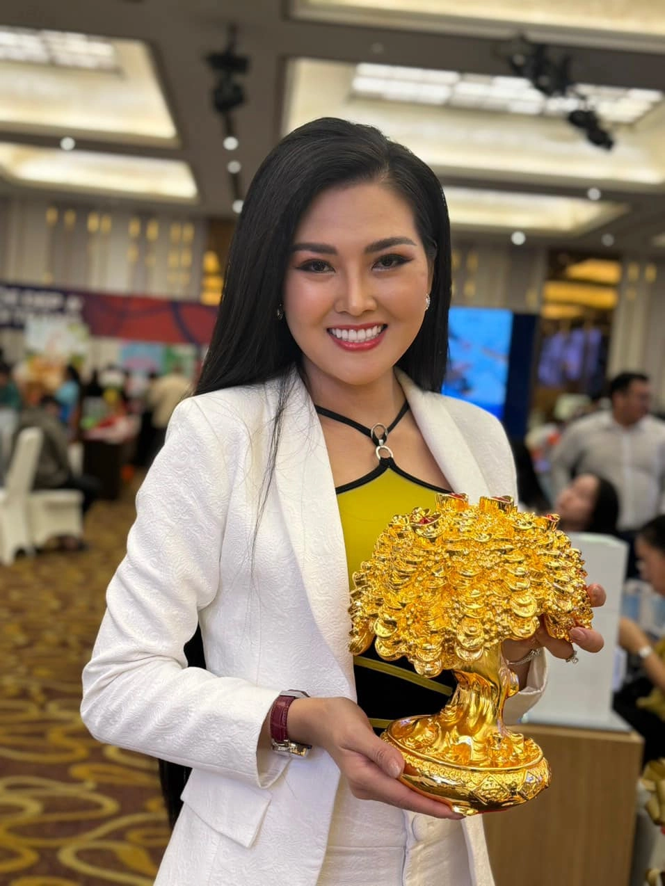 Thông tin chi tiết Hoa Hậu Kim Thoa bao nhiêu tuổi