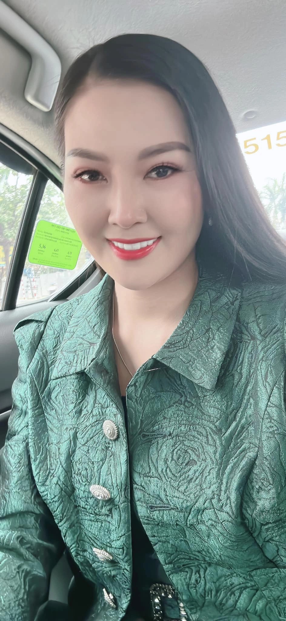 Chiều cao thật của Hoa Hậu Kim Thoa cao bao nhiêu