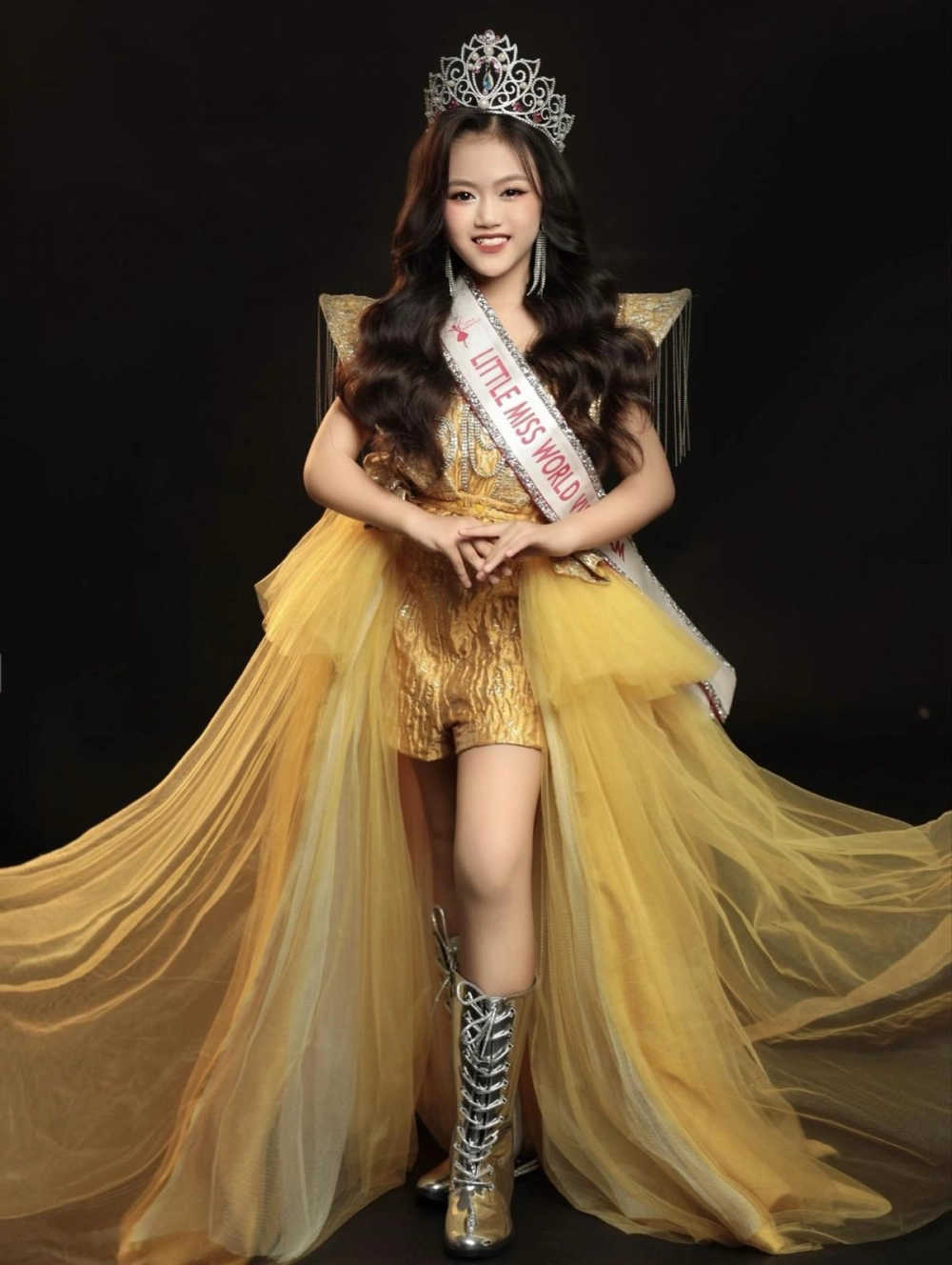 Thông tin về ca sĩ Hoa Hậu Kim Thoa sinh năm bao nhiêu