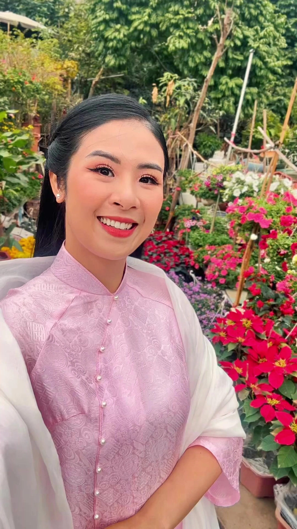 Vẻ đẹp cuốn hút của Hoa Hậu Ngoc Han