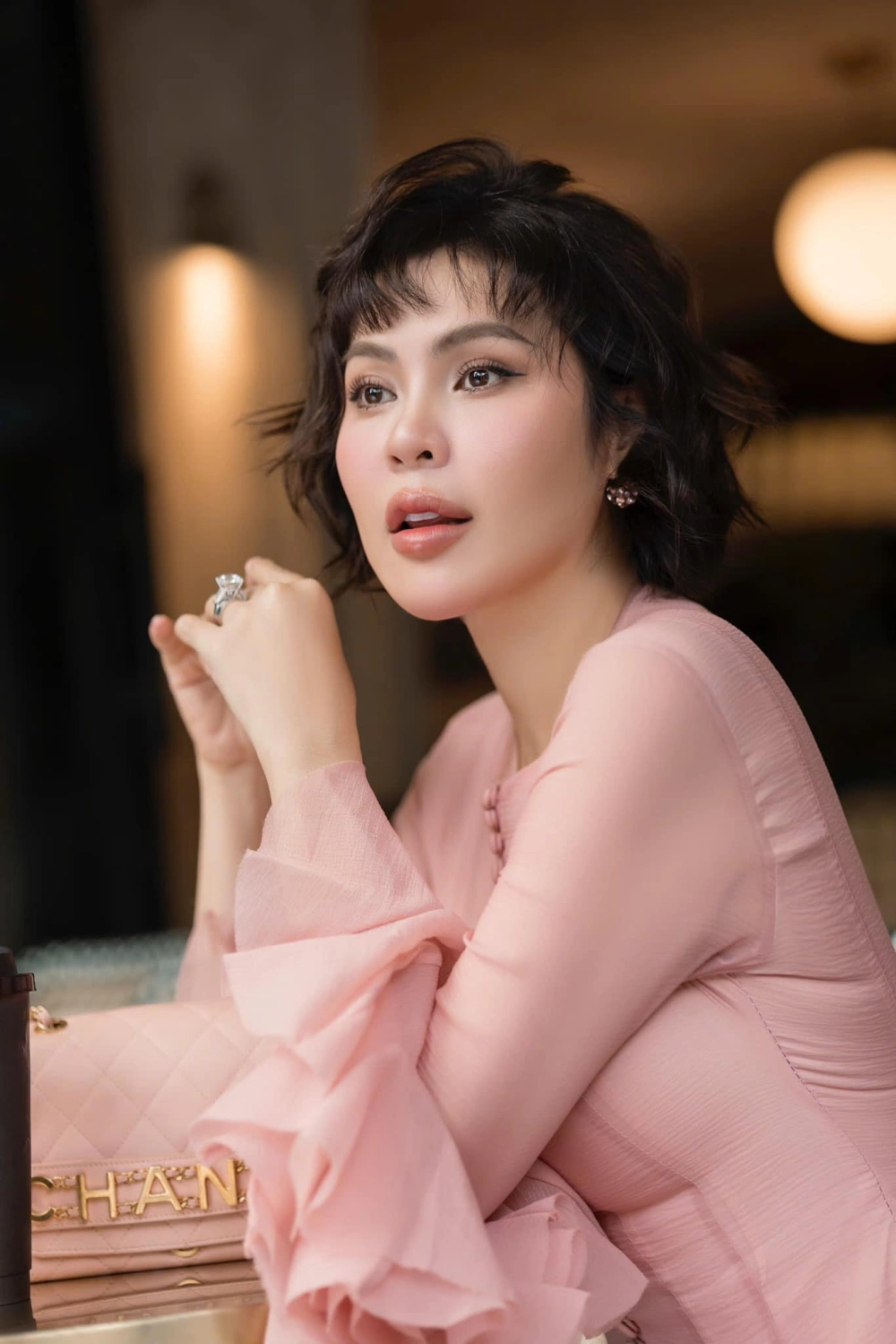 Lùm xùm quanh Hoa hậu Phương Lê nói tục