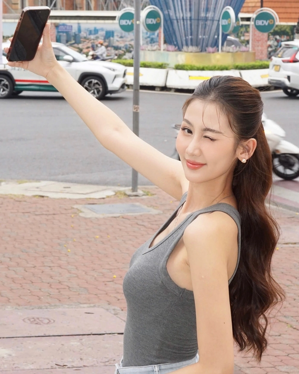 Vẻ đẹp dịu dàng của Quế Anh thu hút mọi ánh nhìn