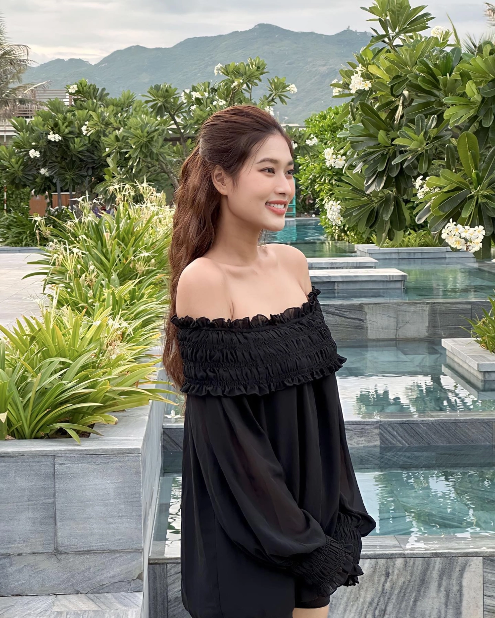 Đoàn Thiên Ân Bikini khoe trọn đường cong nóng bỏng và thần thái quyến rũ