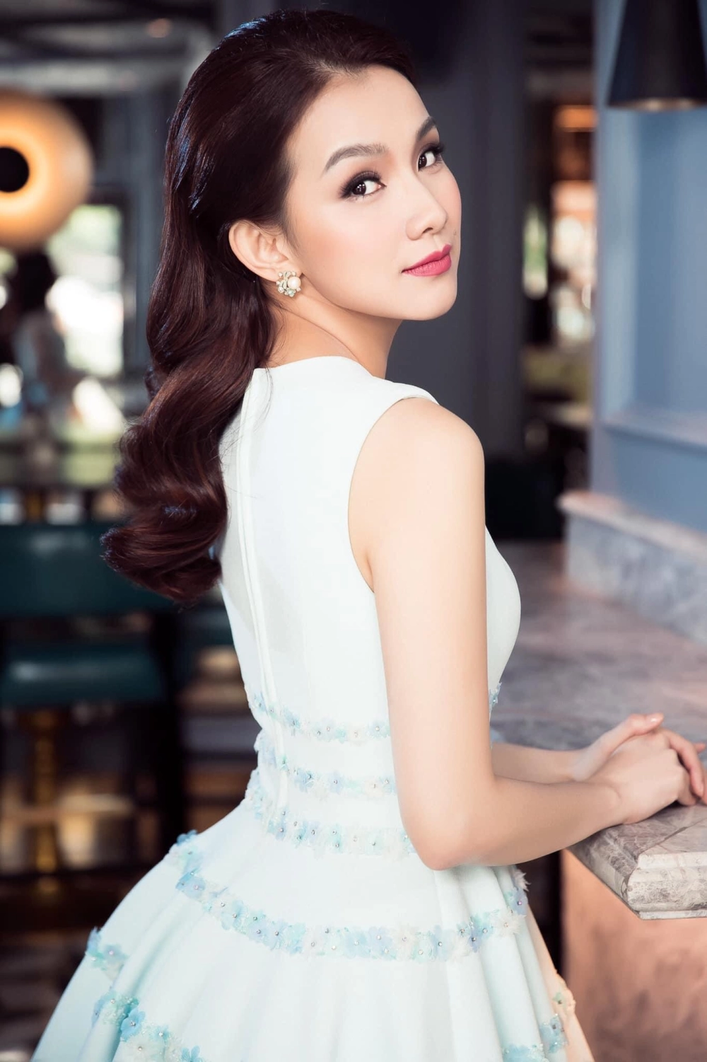 Người đẹp đa tài Thùy Lâm vẫn giữ được sức hút qua thời gian