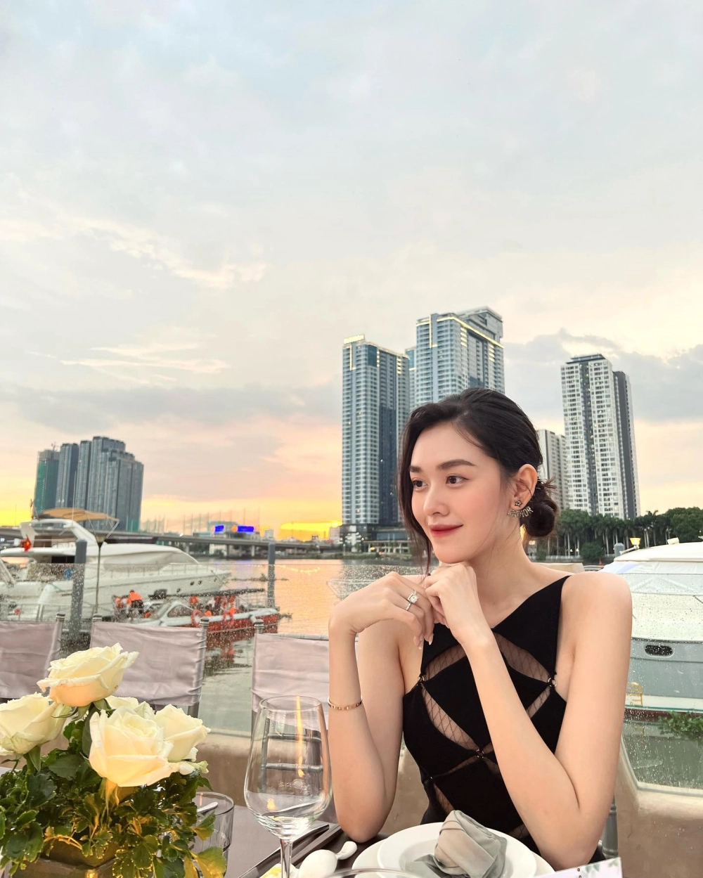 Hoa Hậu Tường San Bao Nhiêu Tuổi cô sinh năm 2000 với nét đẹp trẻ trung