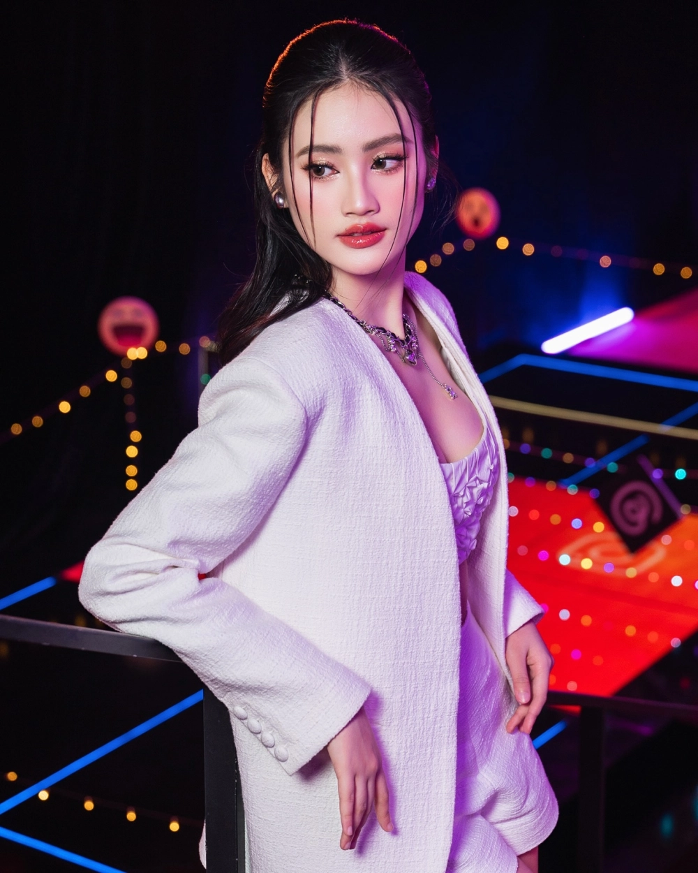 Hình ảnh Hoa Hậu Ý Nhi diện bikini
