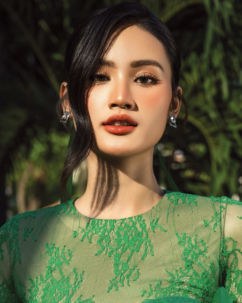 Lùm xùm liên quan đến Hoa Hậu Ý Nhi phốt