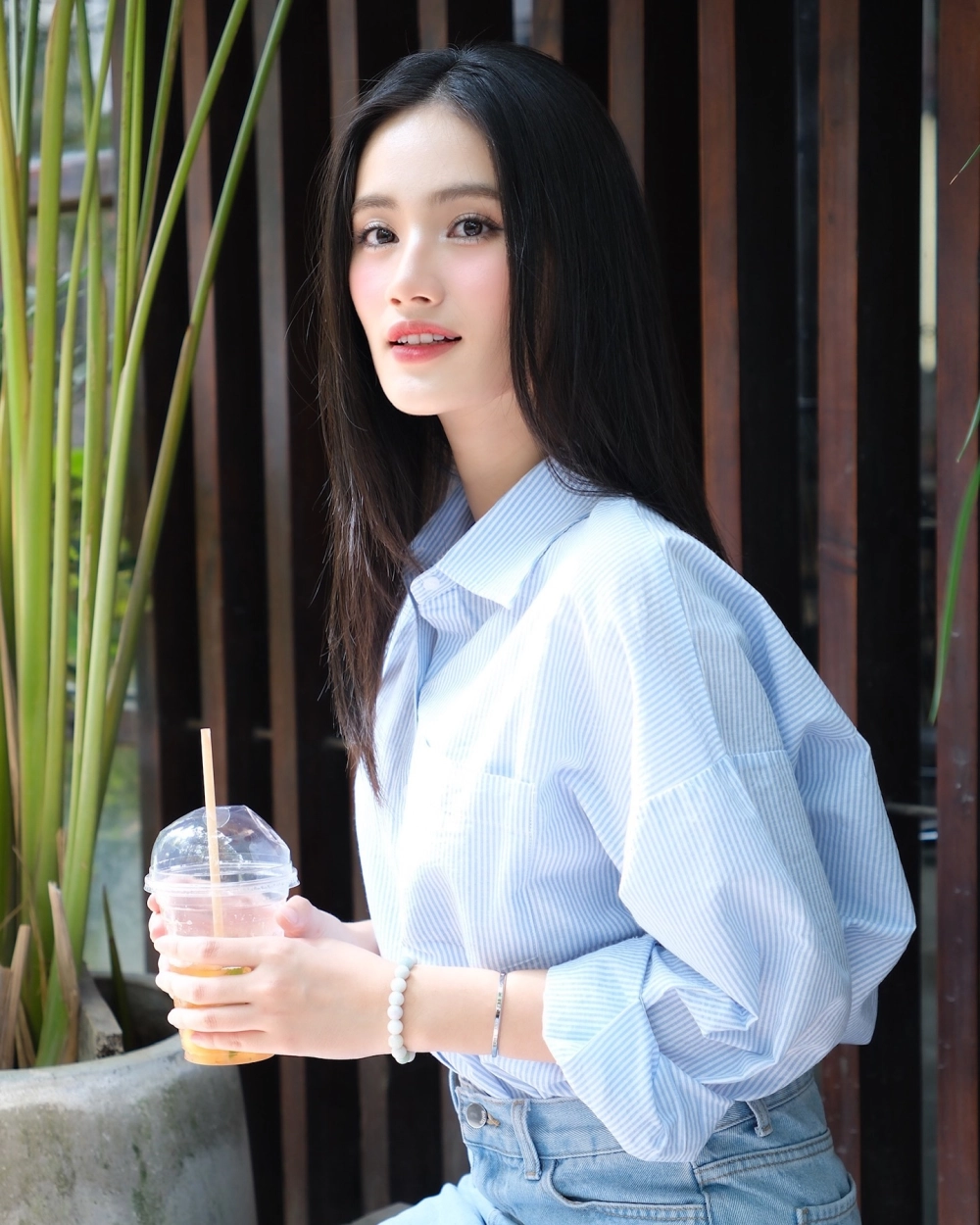 Cuộc sống hiện tại của Hoa Hậu Ý Nhi bây giờ ra sao
