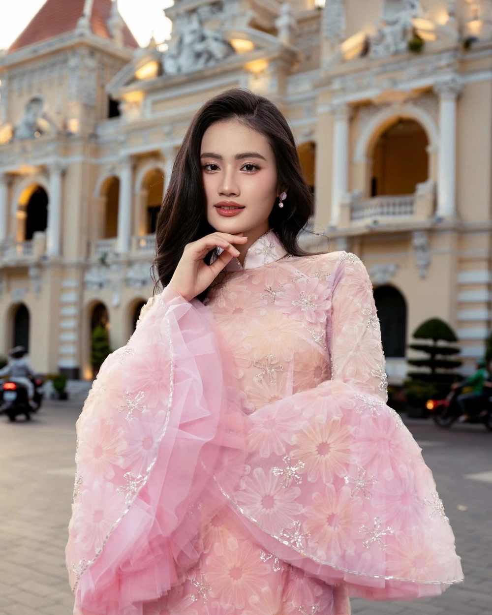 Hành trình Hoa Hậu Ý Nhi du học