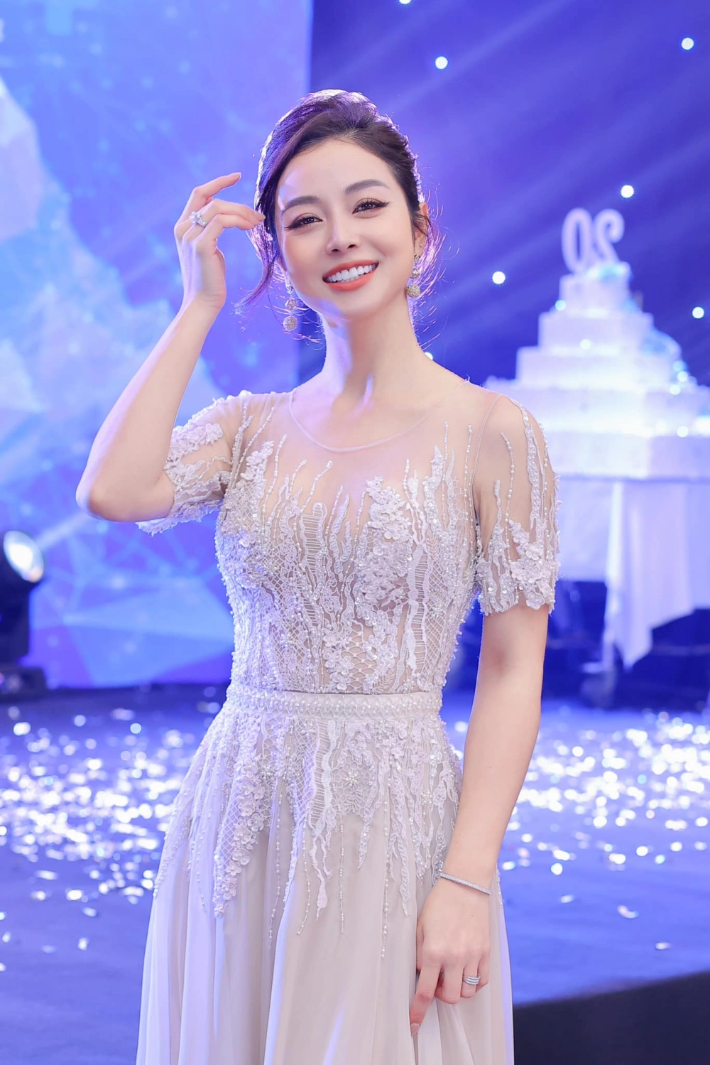 Khoảnh khắc tỏa sáng của Hoa Hậu Jennifer Phạm 2018