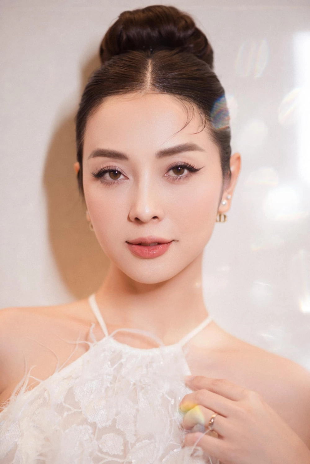 Chiều cao ấn tượng giúp Jennifer Pham Height luôn nổi bật