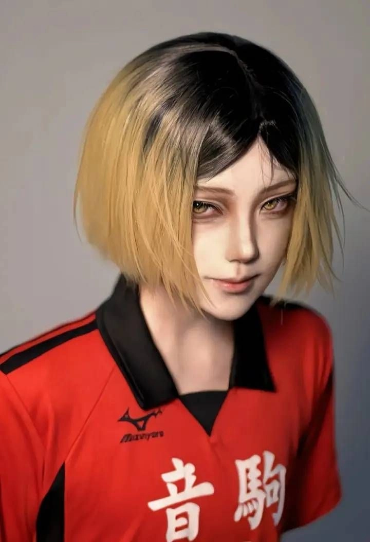 Cosplay Kenma tạo hình ấn tượng với mái tóc đặc trưng