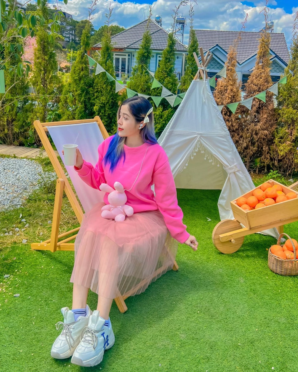 Sự thật về tuổi thật của Linh Barbie Bao Nhiêu Tuổi khiến fan tò mò