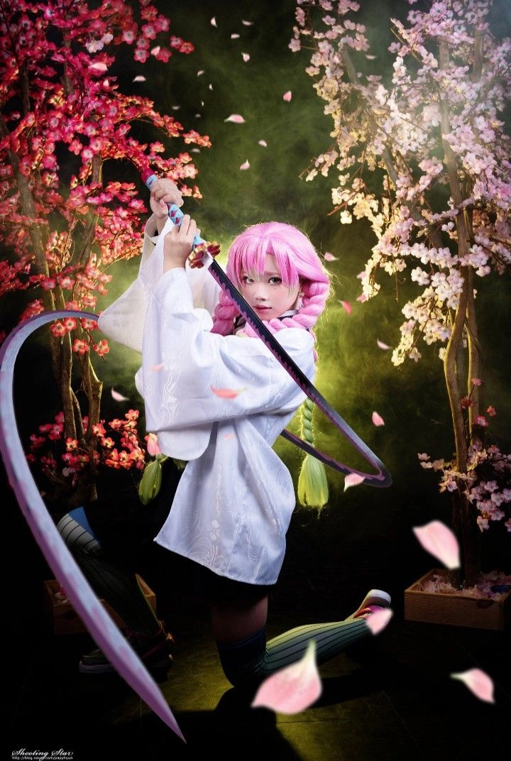 Cosplay anime Mitsuri hình tượng sống động như thật