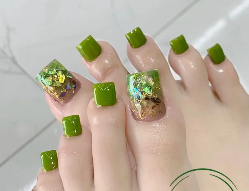 Nail chân đẹp màu xanh giúp đôi chân thêm phần thời thượng
