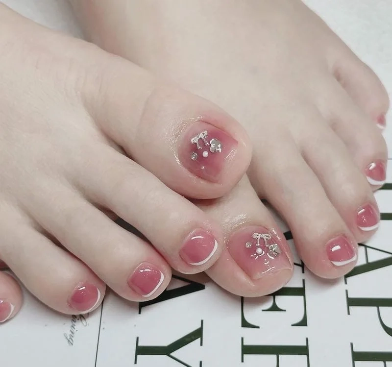 Nail chân màu hồng thạch phù hợp với nàng yêu thích sự nhẹ nhàng