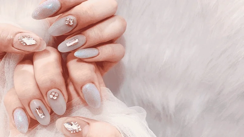 Nail kim cương mắt mèo phong cách sang trọng giúp nàng luôn nổi bật
