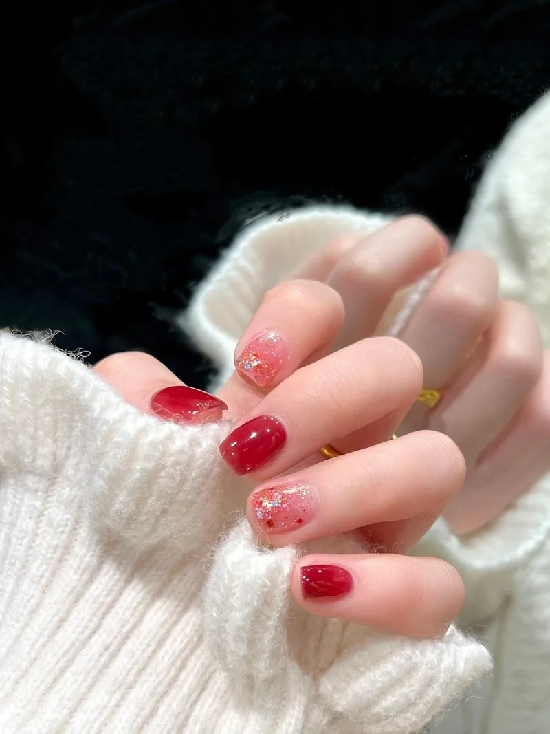 Mẫu nail tết màu thạch giúp nàng nổi bật trong dịp lễ hội