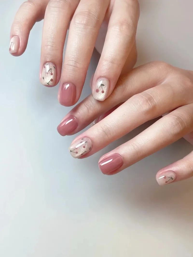 Nail hồng thạch đơn giản nhưng vẫn giữ được nét dịu dàng