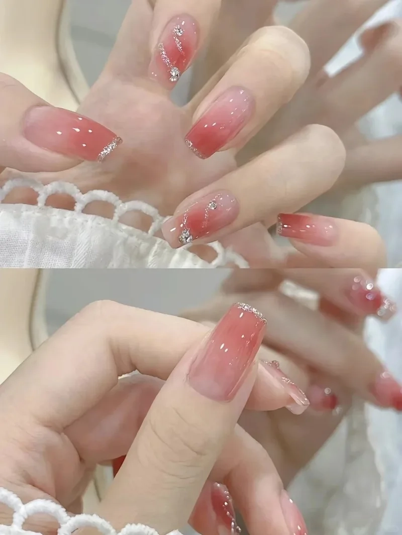 Nail màu hồng thạch vẽ phá cách giúp nàng thêm phần cá tính
