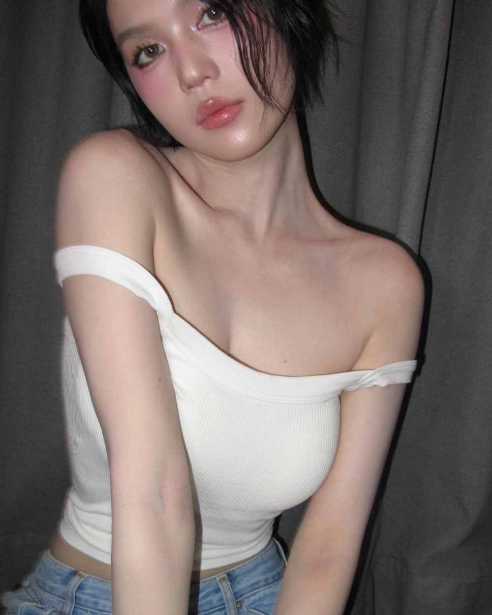 Ngoc trinh bikini moi cập nhật xu hướng thời trang biển sành điệu