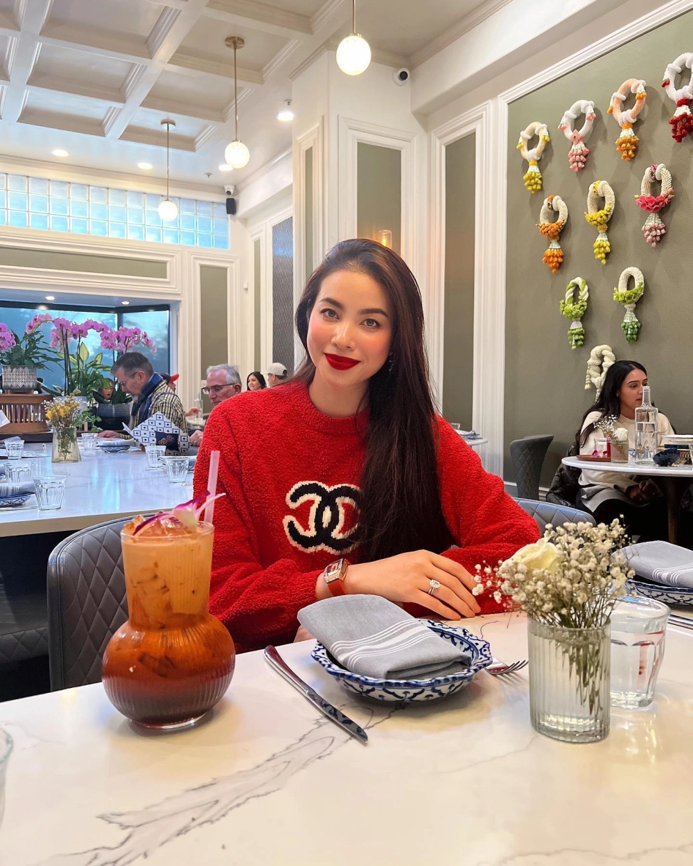 Hình ảnh hiếm hoi khi Phạm Hương Hát