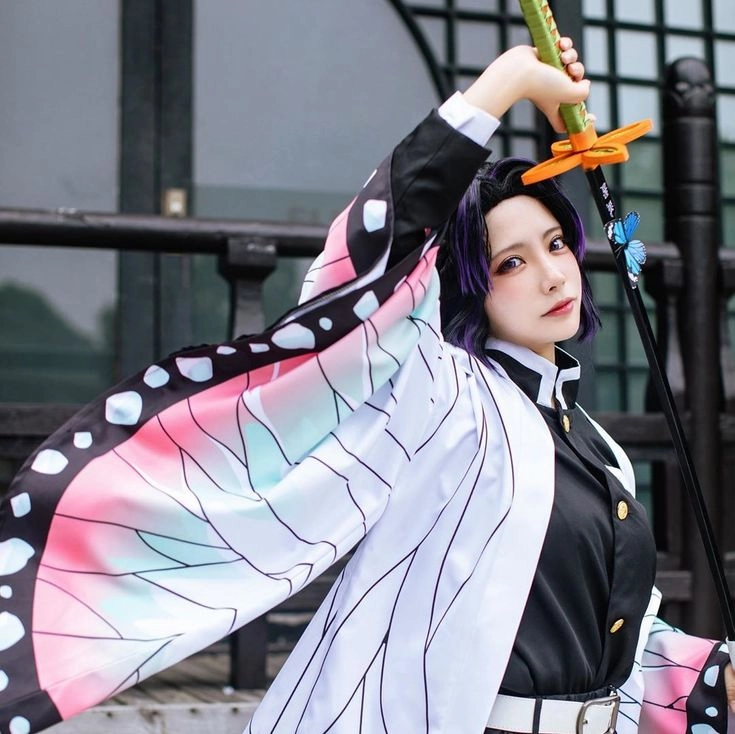 Cosplay Kuki Shinobu cá tính với bộ trang phục ấn tượng