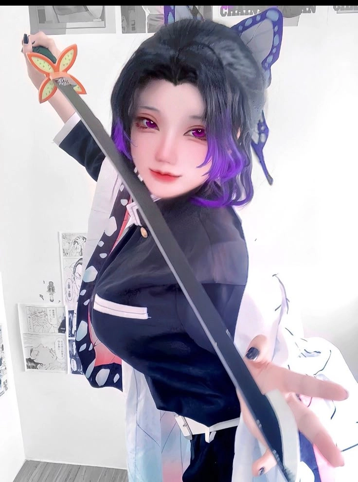 Cosplay Sexy Shinobu kết hợp tinh tế giữa mạnh mẽ và quyến rũ