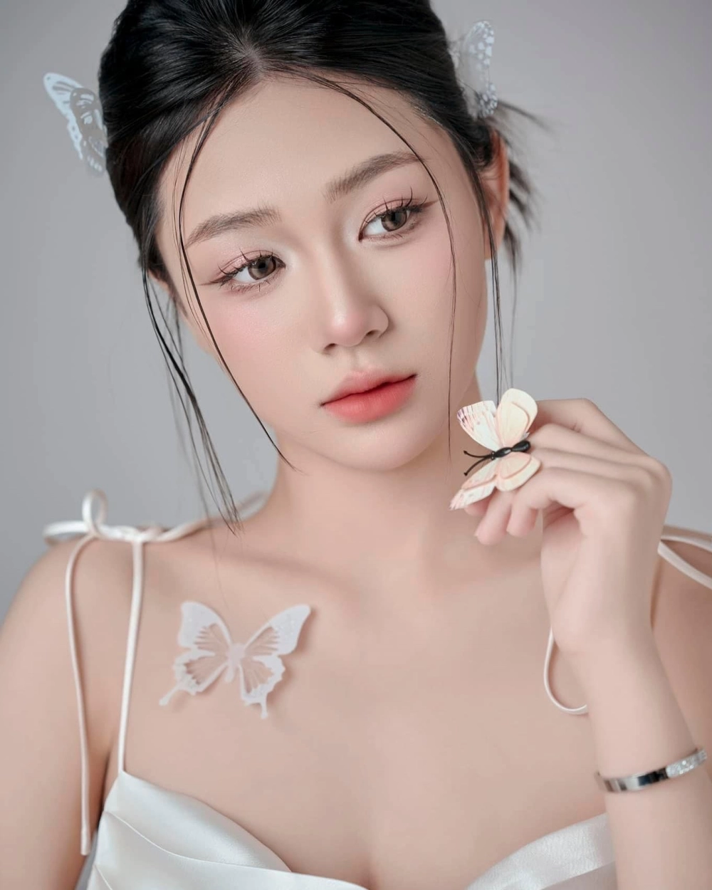 Drama Vụ Trần Hà Linh tiếp tục khiến cộng đồng mạng tranh cãi