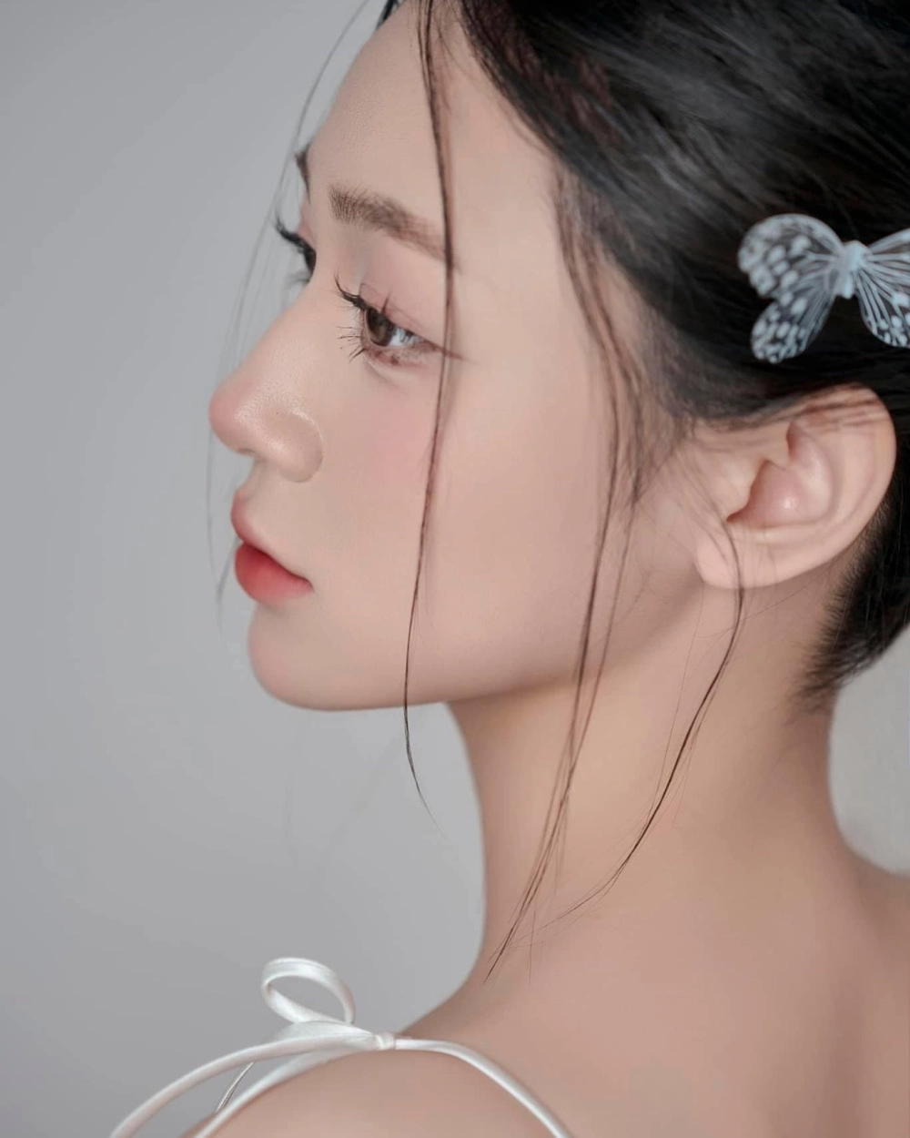 Video Trần Hà Linh Tập Đánh Vần Video gây sốt với nội dung độc lạ