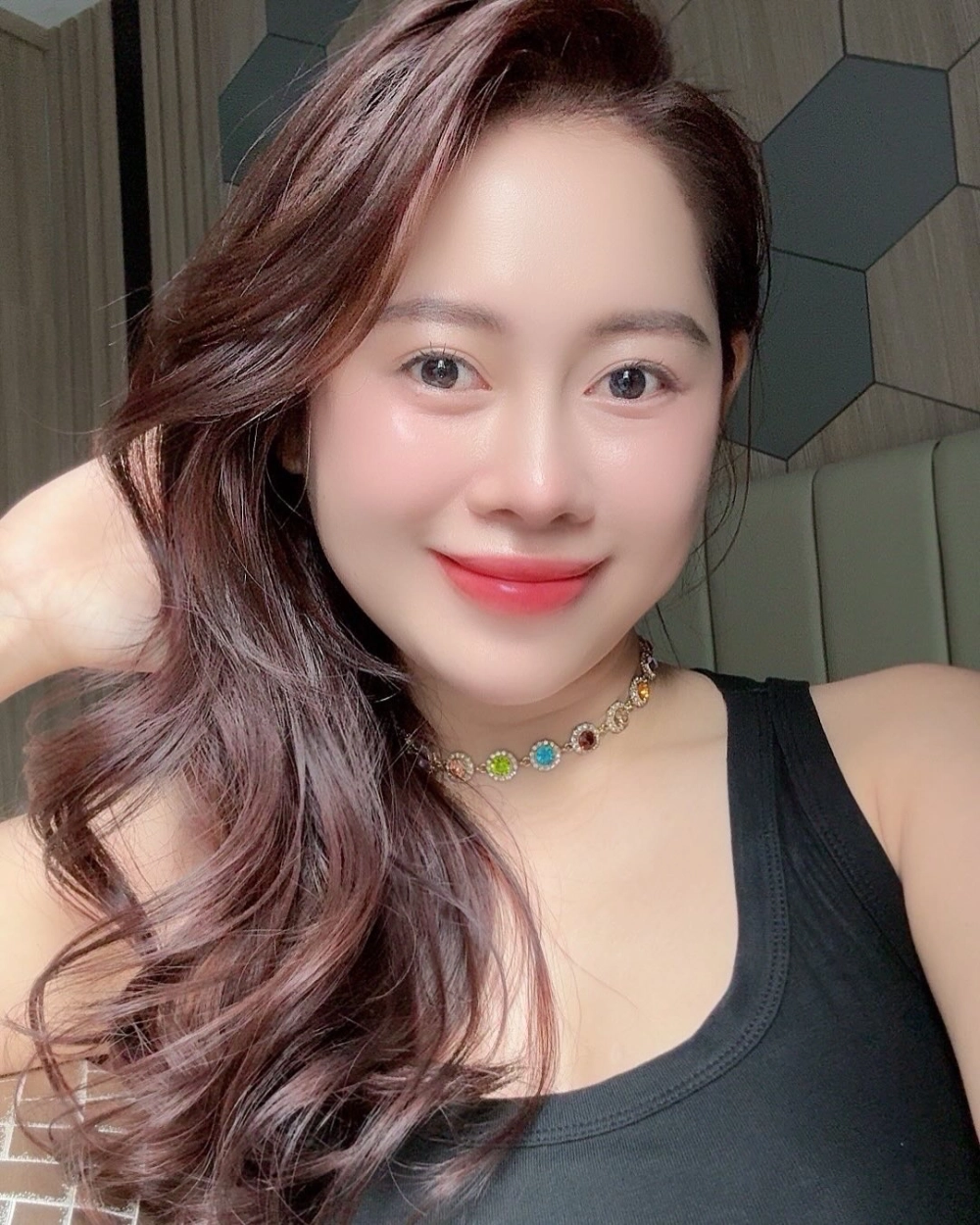 Kênh YouTube Việt Phương Thoa thu hút hàng triệu lượt theo dõi