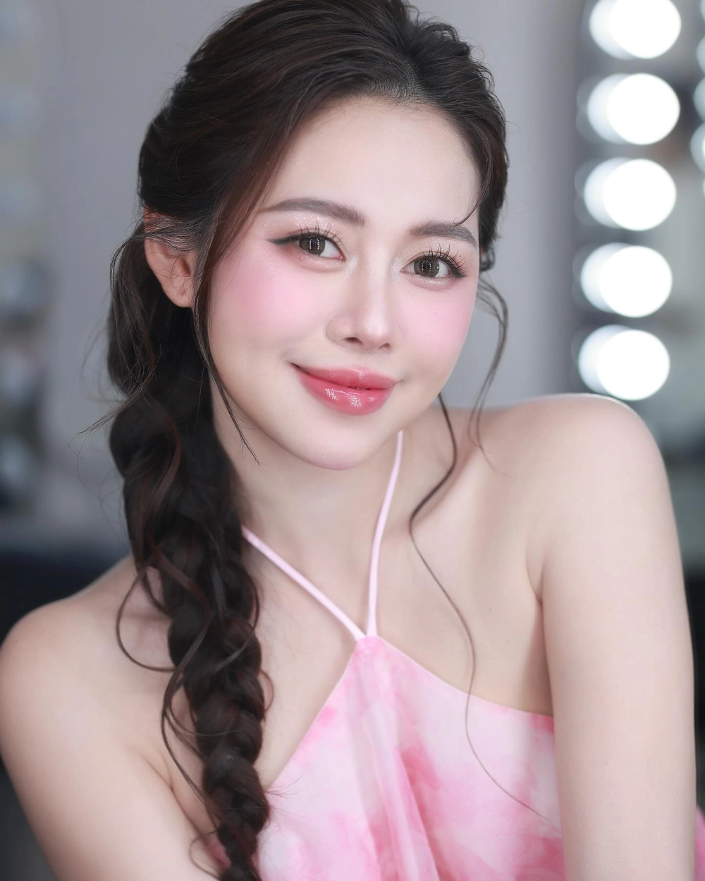 Bật mí Việt Phương Thoa Tên Thật khiến fan tò mò