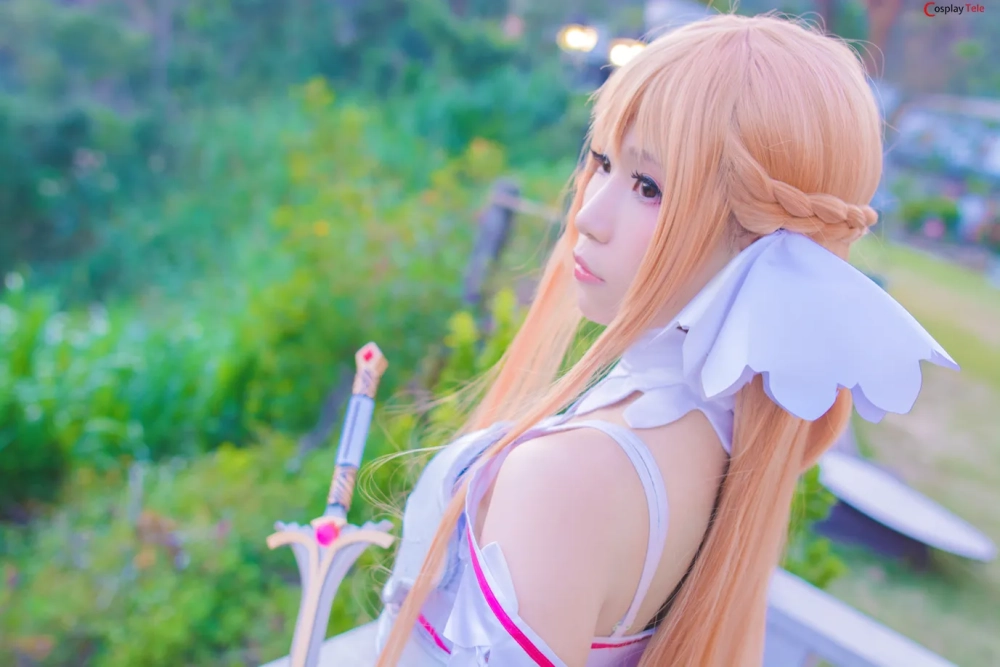 Cosplay Asuna đẹp mê hồn khiến fan thổn thức