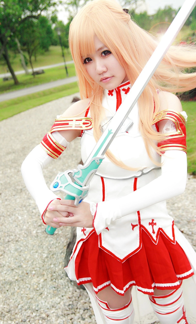 Yuuki Asuna cosplay ghi điểm nhờ vẻ đẹp rực rỡ