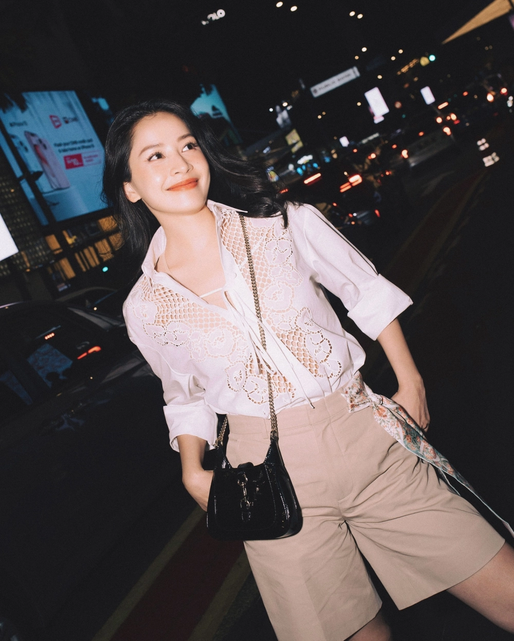 Chi Pu tên thật là Nguyễn Thùy Chi, cô là ca sĩ, diễn viên được nhiều người yêu mến